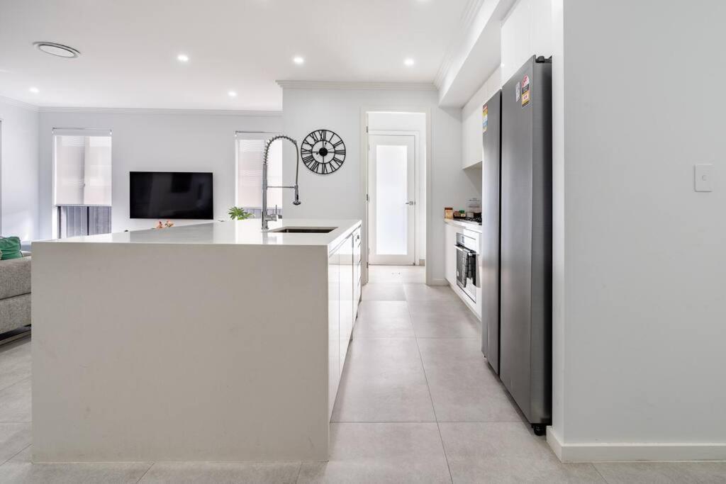 Narellan Neat 4 Bedroom In Catherine Fields מראה חיצוני תמונה