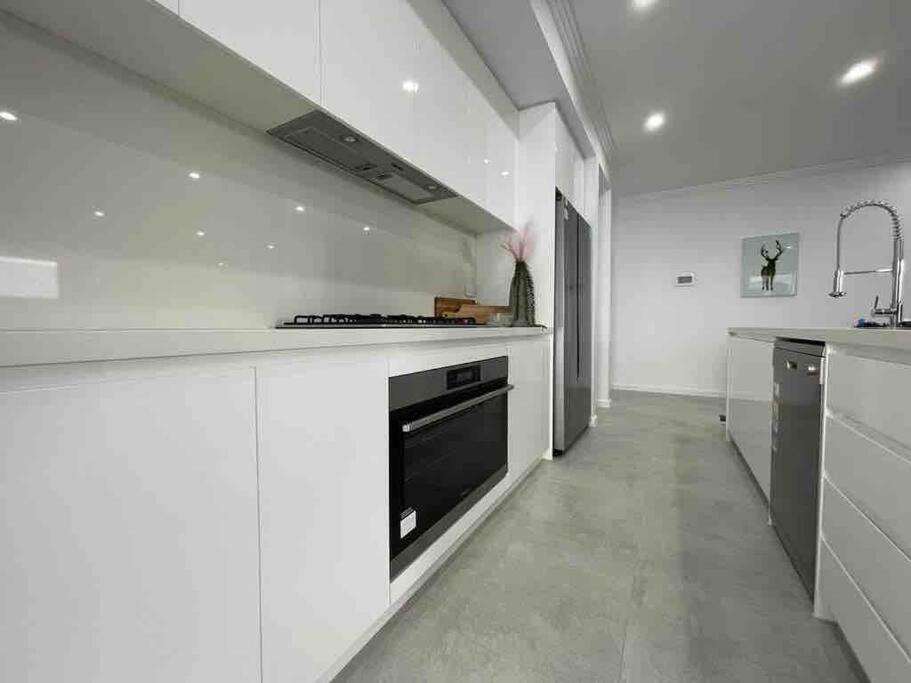 Narellan Neat 4 Bedroom In Catherine Fields מראה חיצוני תמונה