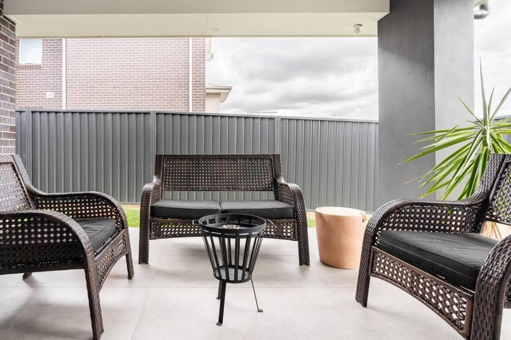 Narellan Neat 4 Bedroom In Catherine Fields מראה חיצוני תמונה