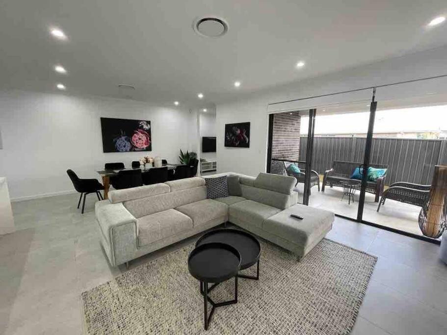 Narellan Neat 4 Bedroom In Catherine Fields מראה חיצוני תמונה